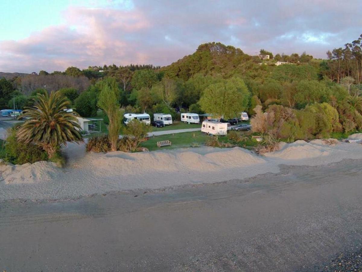 Golden Bay Holiday Park Onekaka エクステリア 写真